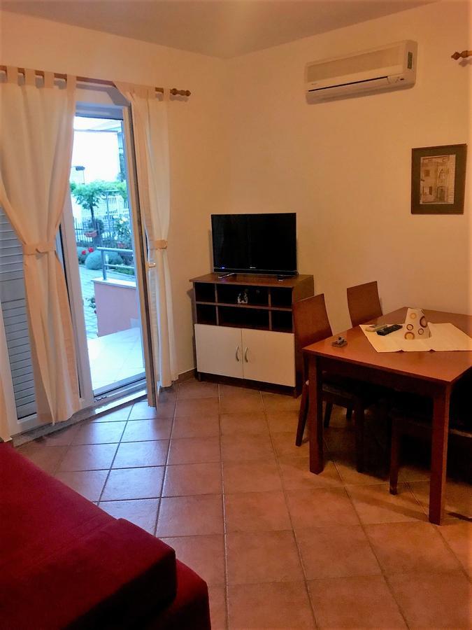 Apartments Juran Sukošan エクステリア 写真