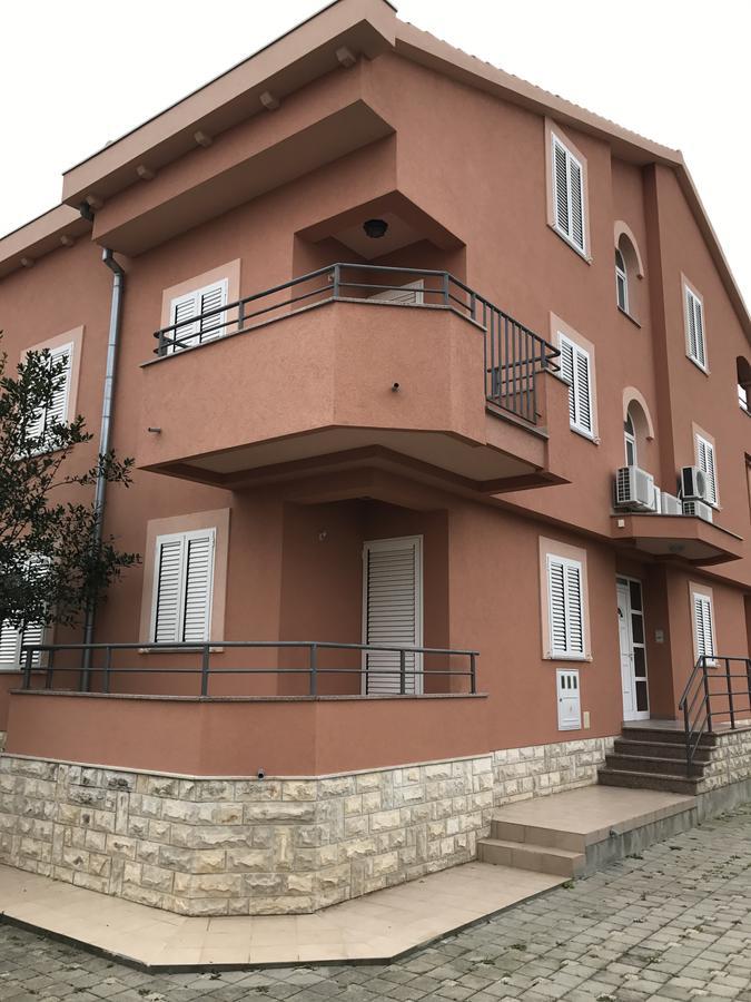 Apartments Juran Sukošan エクステリア 写真
