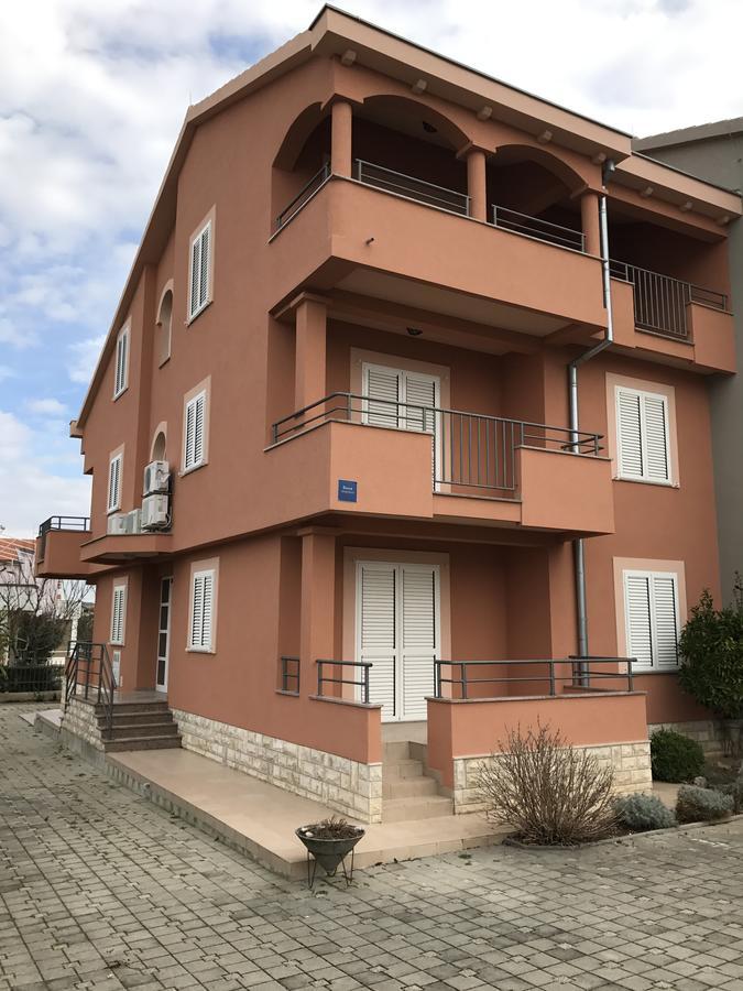 Apartments Juran Sukošan エクステリア 写真